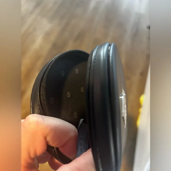 New Christian Dior Beauty VIP Gift Round Bag Case Crossbody NWT - Picture 3 of 7